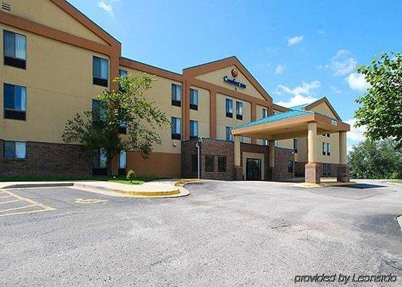 Quality Inn & Suites Lenexa Kansas City Exterior photo